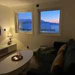 Modern In Scenic Kvaloya Amazing View * Tromsø