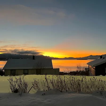 Modern In Scenic Kvaloya Amazing View Tromso