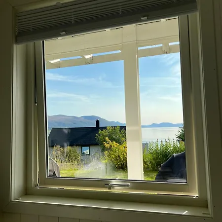 Modern In Scenic Kvaloya Amazing View Tromso